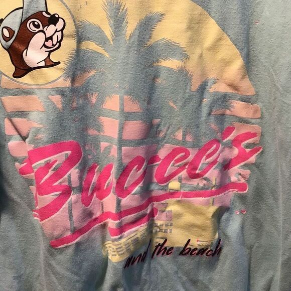 Buc-cees and the beach tee shirt size medium - Picture 4 of 5